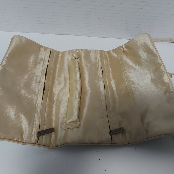 Amrita Singh Silk Travel Jewelry Case Boho Travel Bag Tibetan Green Lotus - Picture 4 of 7